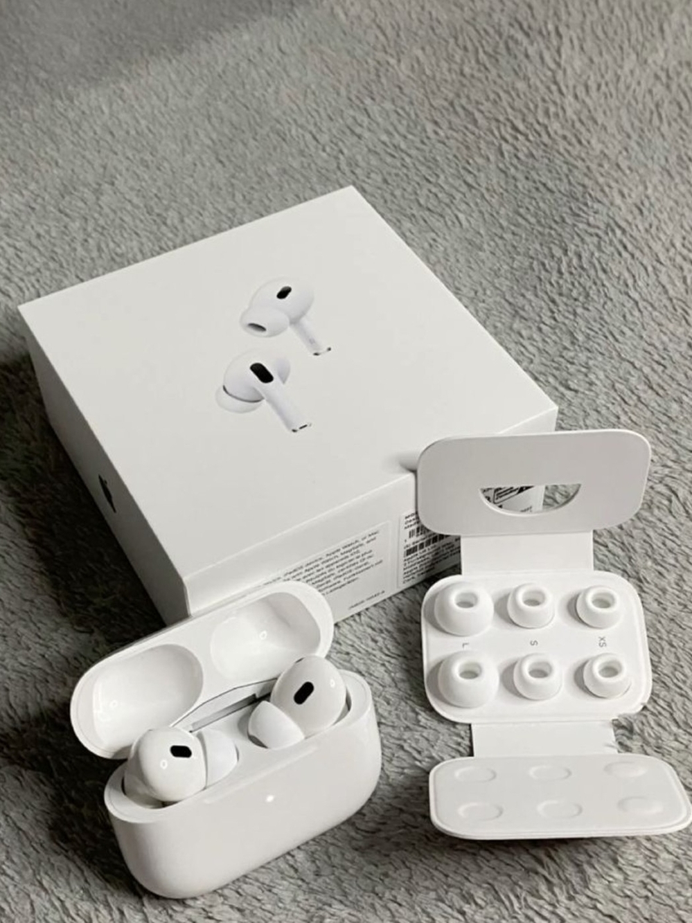 Apple AirPods Pro 3 - Sleek White Design